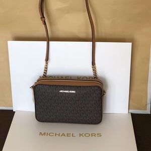 🍀🌸 Michael Kors Large crossbody bag 🌸🍀